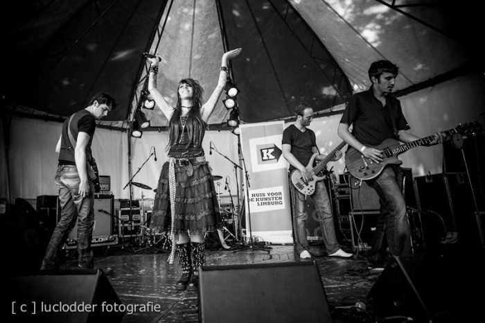 Fallen One live op Under the Trees Stage tijdens ParkCity Live, Park Bekkerveld, 23 juni 2012