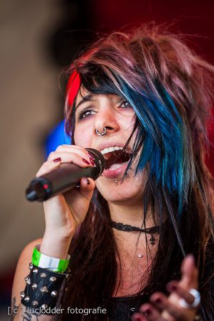 Fallen One live op Under the Trees Stage tijdens ParkCity Live, Park Bekkerveld, 23 juni 2012