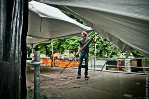 ParkCity Live terrein in opbouw, Partyland bouwt de tenten