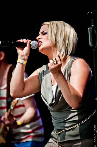Sneckers live op B-Stage tijdens ParkCity Live, Park Bekkerveld, 23 juni 2012