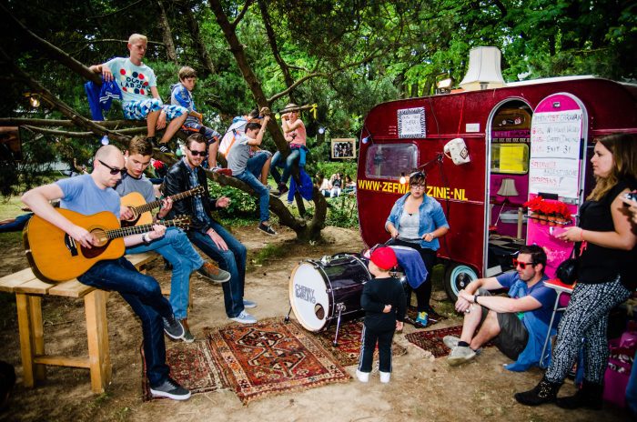 Cherry Darling bij ZEF caravan tijdens ParkCity Live, Heerlen 5 juli 2014
